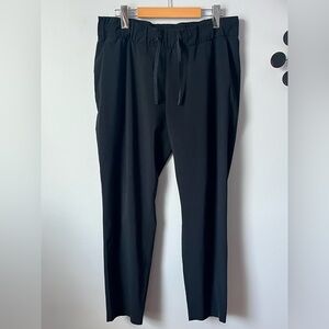 Women’s Lululemon 🍋 On The Fly Pant
Woven DESIGNED FOR ON THE MOVE Black Joggers